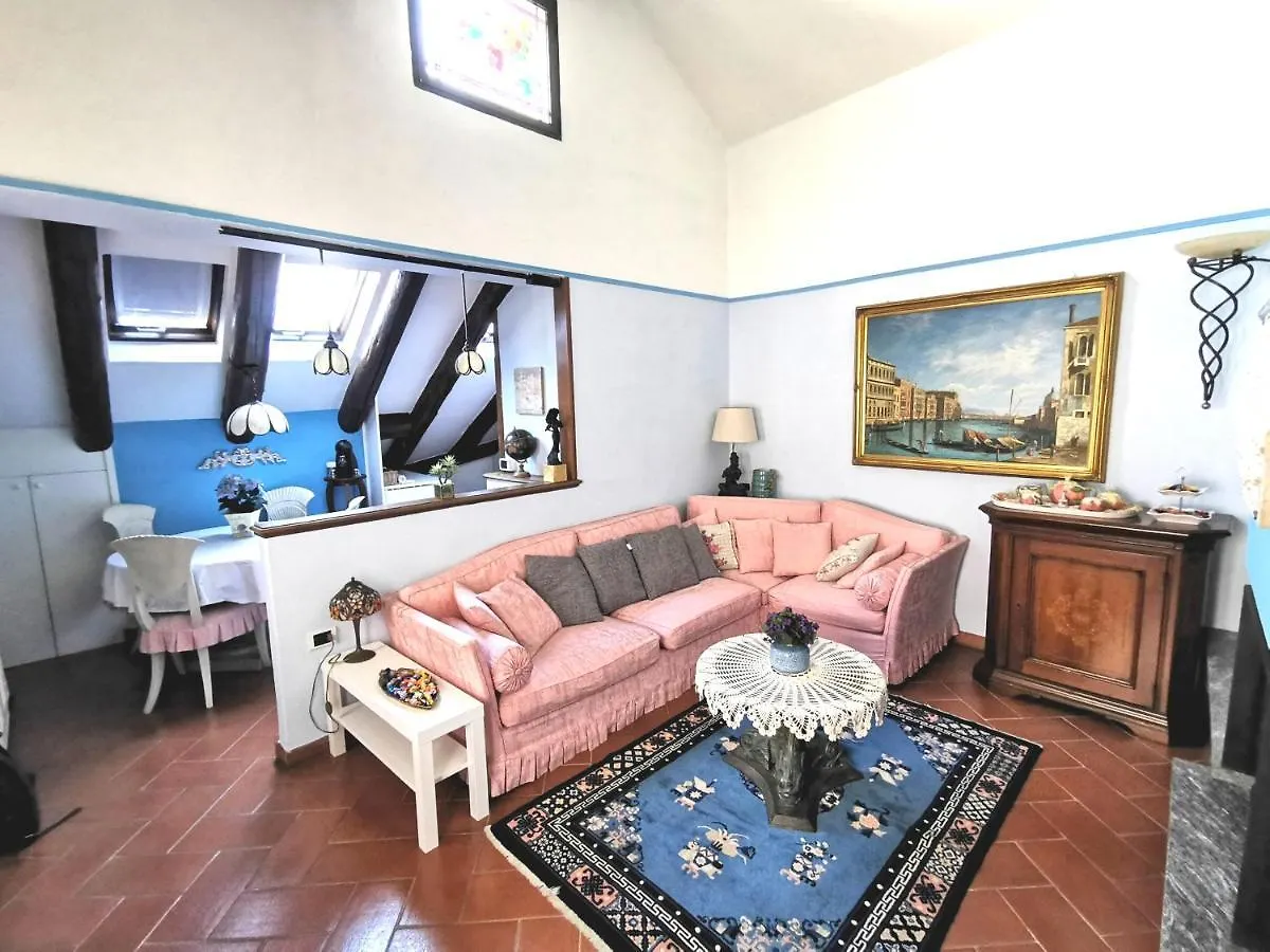 Wonderful Penthouse In The Heart Of Milan 아파트